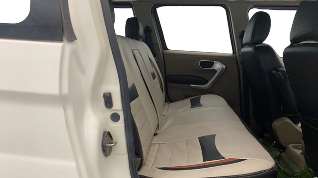 Second-hand 2017 Mahindra TUV 300 T8 for sale in Lucknow-16