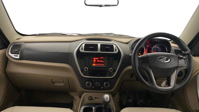 Second-hand 2017 Mahindra TUV 300 T8 for sale in Lucknow-10