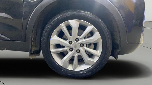 Second-hand 2019 Mahindra XUV300 W8 BSIV for sale in Indore-24