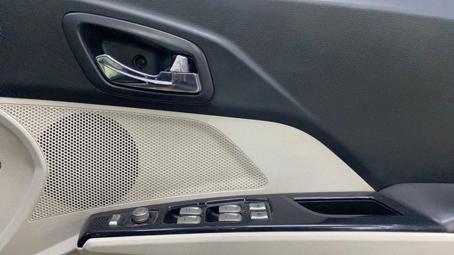 Second-hand 2019 Mahindra XUV300 W8 BSIV for sale in Indore-17