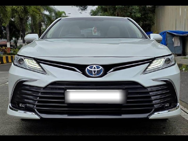 Second-hand 2022 Toyota Camry Hybrid 2.5 for sale in Mumbai-5