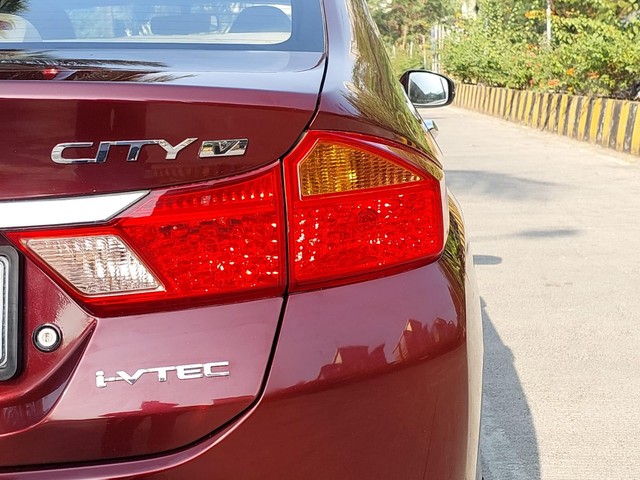 Second-hand 2016 Honda City i VTEC V for sale in Mumbai-10