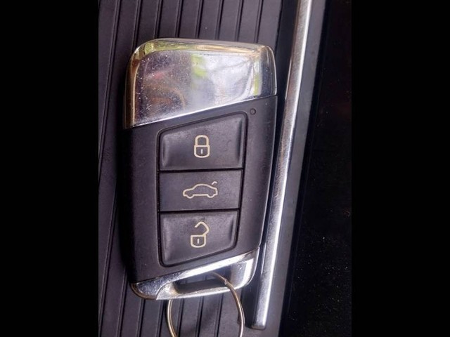 Second-hand 2018 Skoda Superb Style 1.8 TSI AT for sale in Mumbai-9