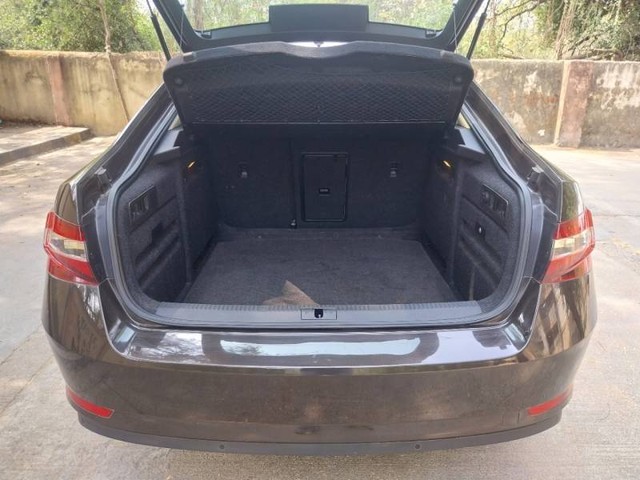 Second-hand 2018 Skoda Superb Style 1.8 TSI AT for sale in Mumbai-15