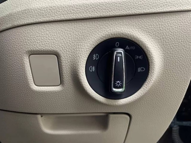 Second-hand 2018 Skoda Superb Style 1.8 TSI AT for sale in Mumbai-4