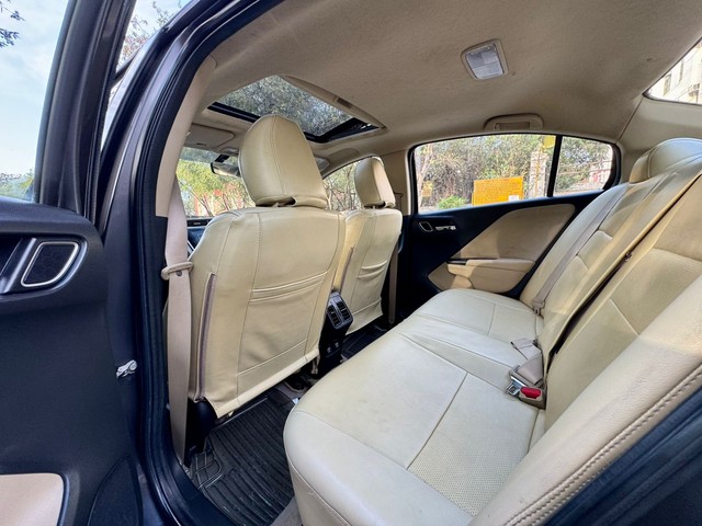 Second-hand 2019 Honda City i-VTEC CVT VX for sale in New Delhi-19