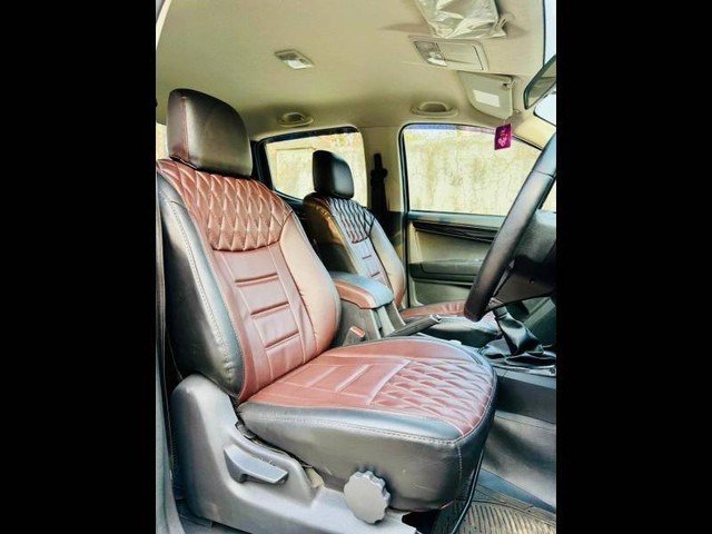 Second-hand 2024 Isuzu V-Cross 4x4 Z for sale in Mumbai-6