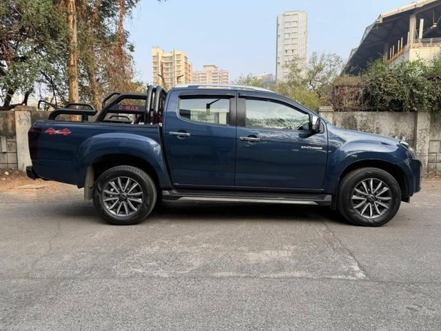 Second-hand 2024 Isuzu V-Cross 4x4 Z for sale in Mumbai-1