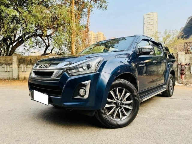 Second-hand 2024 Isuzu V-Cross 4x4 Z for sale in Mumbai-4