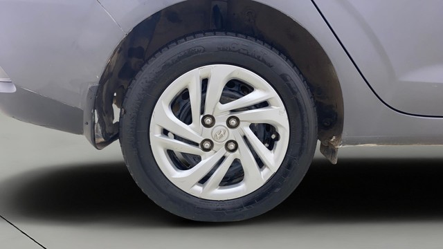 Second-hand 2021 Hyundai Aura S CNG for sale in New Delhi-24