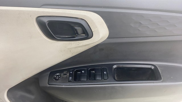 Second-hand 2021 Hyundai Aura S CNG for sale in New Delhi-17