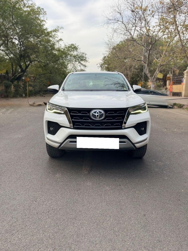 Second-hand 2025 Toyota Fortuner 4X2 Diesel AT for sale in New Delhi-5