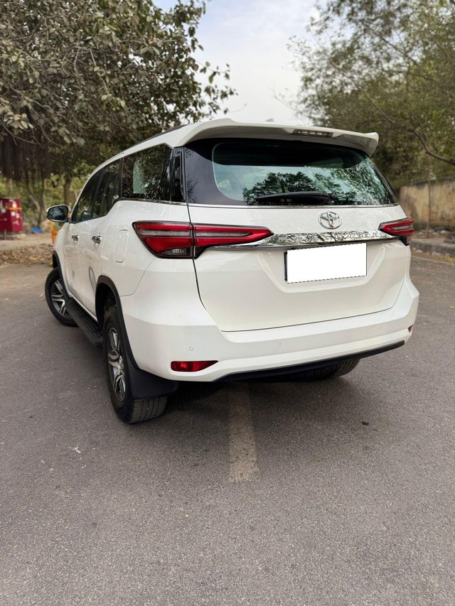 Second-hand 2025 Toyota Fortuner 4X2 Diesel AT for sale in New Delhi-8