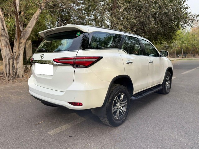 Second-hand 2025 Toyota Fortuner 4X2 Diesel AT for sale in New Delhi-10