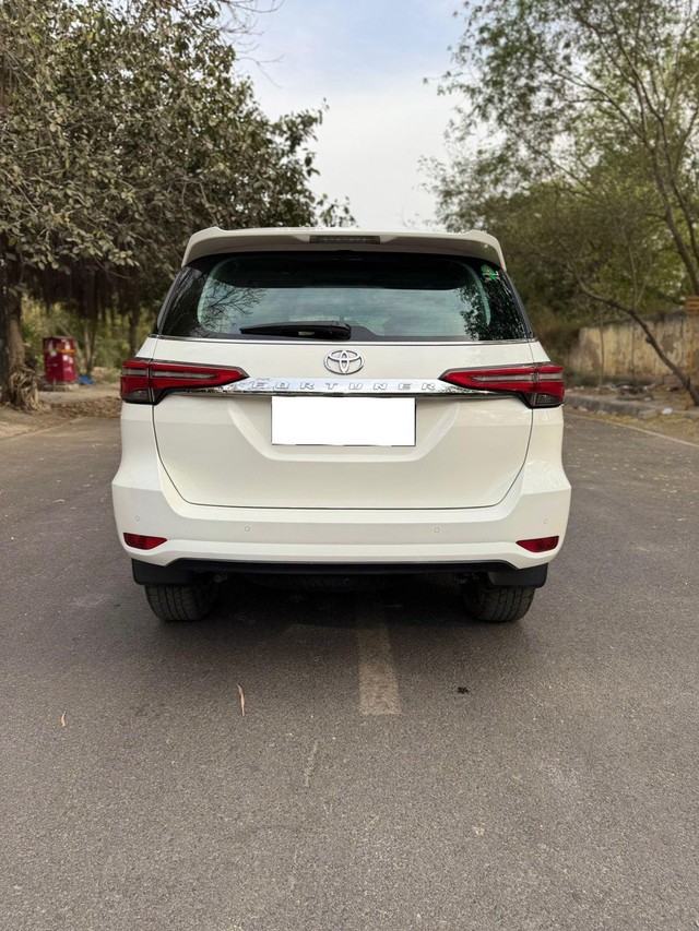 Second-hand 2025 Toyota Fortuner 4X2 Diesel AT for sale in New Delhi-2