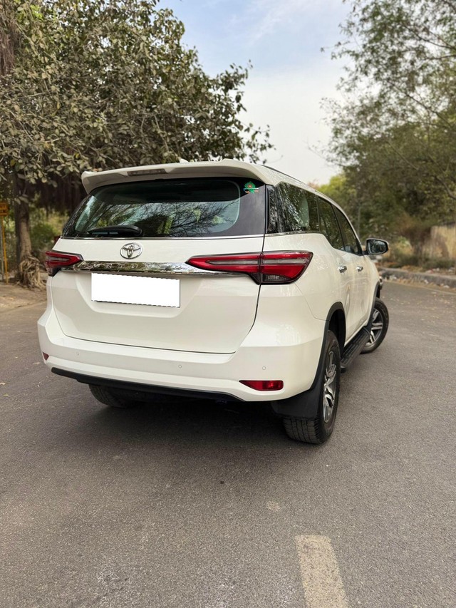 Second-hand 2025 Toyota Fortuner 4X2 Diesel AT for sale in New Delhi-12