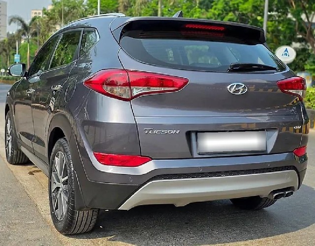 Second-hand 2017 Hyundai Tucson 2.0 e-VGT 2WD AT GL for sale in Mumbai-6