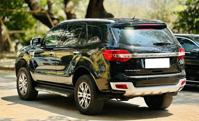 Second-hand 2018 Ford Endeavour 2.2 Titanium AT 4X2 for sale in Pune-8