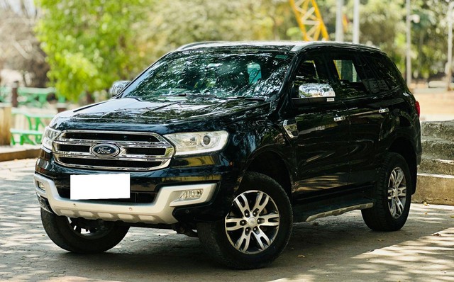 Second-hand 2018 Ford Endeavour 2.2 Titanium AT 4X2 for sale in Pune-4