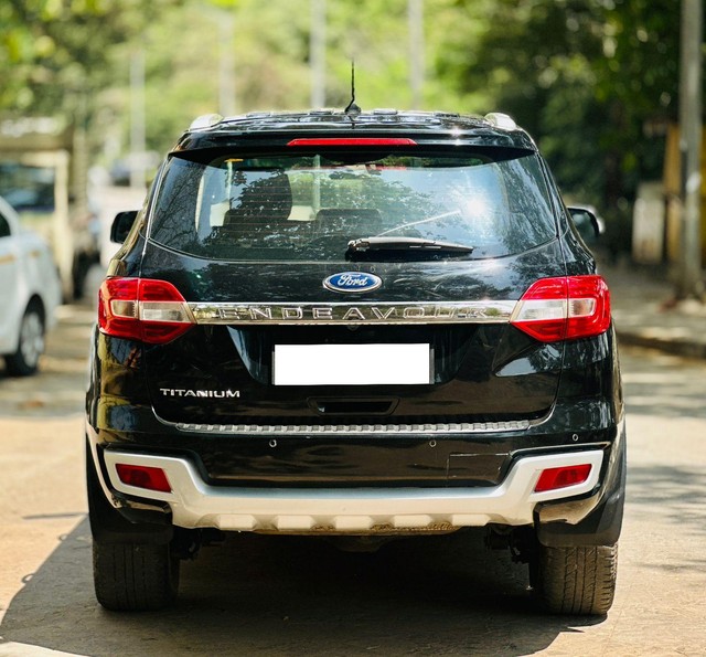 Second-hand 2018 Ford Endeavour 2.2 Titanium AT 4X2 for sale in Pune-2