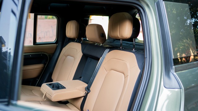 Second-hand 2026 Land Rover Defender 5.0 l V8 Petrol 110 X-Dynamic HSE for sale in New Delhi-11