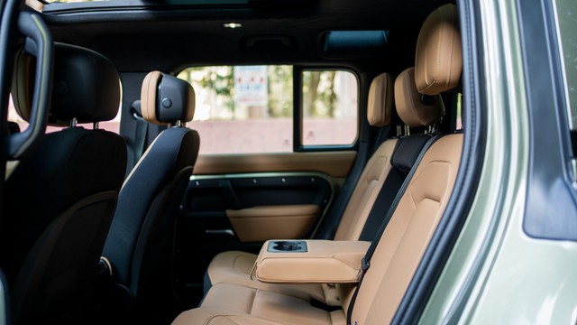 Second-hand 2026 Land Rover Defender 5.0 l V8 Petrol 110 X-Dynamic HSE for sale in New Delhi-17