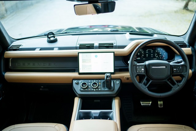 Second-hand 2026 Land Rover Defender 5.0 l V8 Petrol 110 X-Dynamic HSE for sale in New Delhi-8