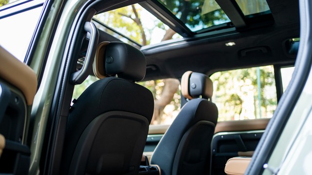 Second-hand 2026 Land Rover Defender 5.0 l V8 Petrol 110 X-Dynamic HSE for sale in New Delhi-15