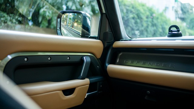 Second-hand 2026 Land Rover Defender 5.0 l V8 Petrol 110 X-Dynamic HSE for sale in New Delhi-16