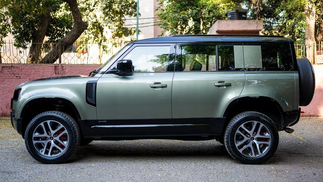 Second-hand 2026 Land Rover Defender 5.0 l V8 Petrol 110 X-Dynamic HSE for sale in New Delhi-1