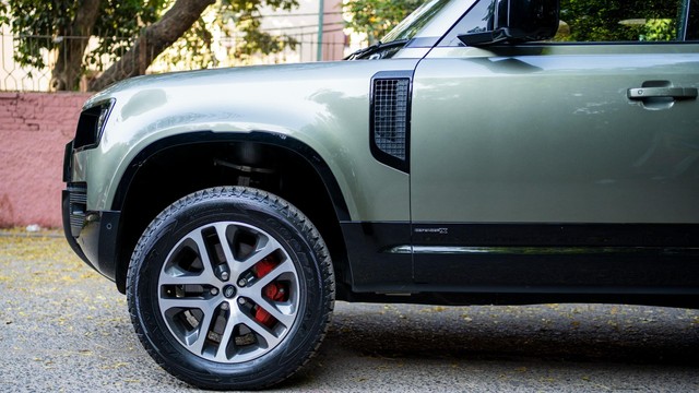 Second-hand 2026 Land Rover Defender 5.0 l V8 Petrol 110 X-Dynamic HSE for sale in New Delhi-5