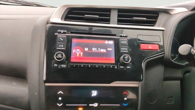 Second-hand 2015 Honda Jazz 1.2 V i VTEC for sale in Pune-22