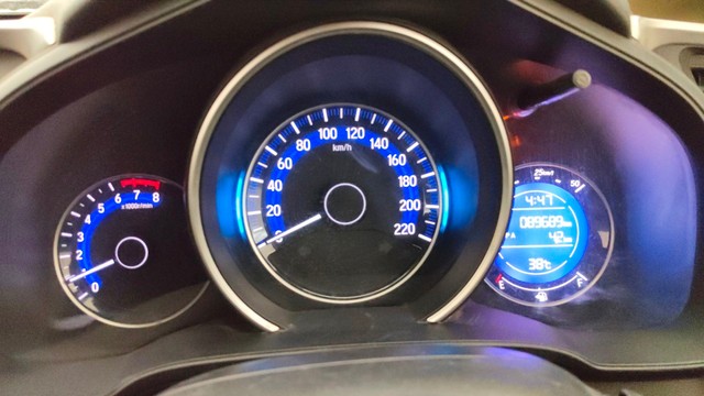 Second-hand 2015 Honda Jazz 1.2 V i VTEC for sale in Pune-11