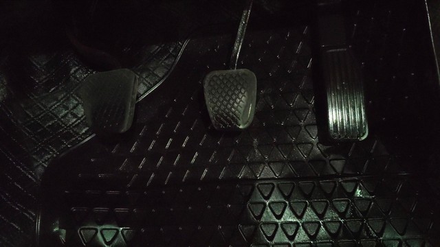 Second-hand 2015 Honda Jazz 1.2 V i VTEC for sale in Pune-14