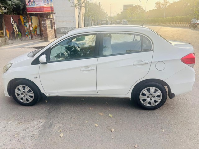Second-hand 2015 Honda Amaze S i-Vtech for sale in Noida-3