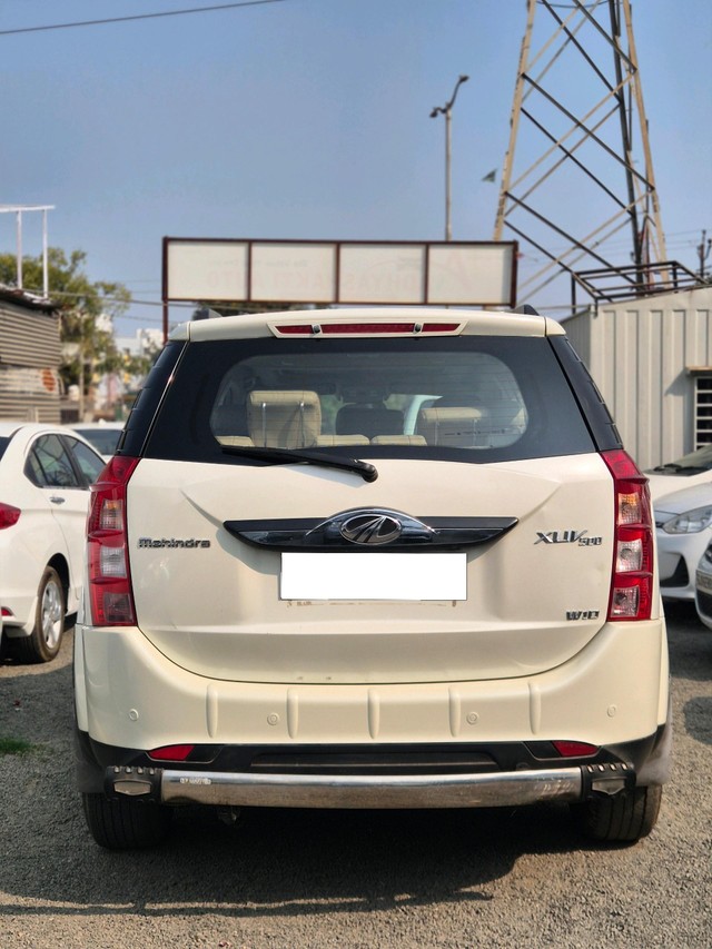 Second-hand 2016 Mahindra XUV500 R W10 FWD for sale in Vadodara-1