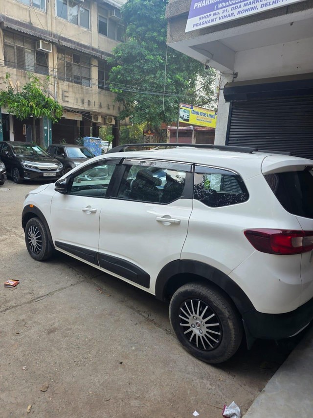 Second-hand 2023 Renault Triber RXT BSVI for sale in New Delhi-4