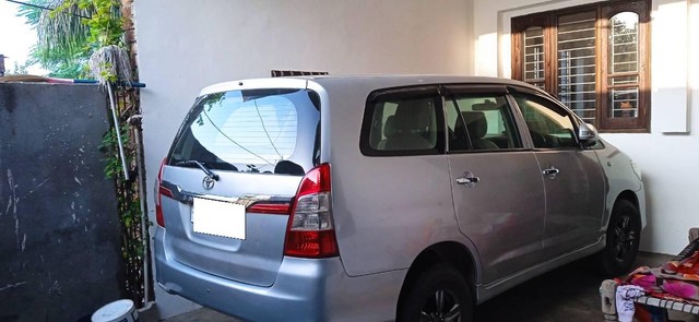 Toyota Innova 2.0 G4 7S Second-hand 2011 Toyota Innova 2.0 G4 7S for sale in Batala-0