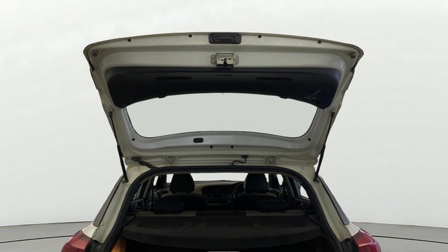 Hyundai i20 Asta 1.2 Second-hand 2015 Hyundai i20 Asta 1.2 for sale in Noida-20