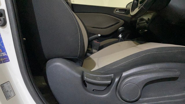 Hyundai i20 Asta 1.2 Second-hand 2015 Hyundai i20 Asta 1.2 for sale in Noida-18