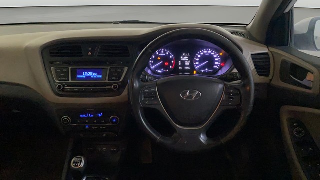 Hyundai i20 Asta 1.2 Second-hand 2015 Hyundai i20 Asta 1.2 for sale in Noida-12