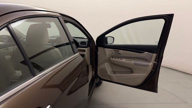 Second-hand 2015 Maruti Suzuki Ciaz ZXi for sale in Bangalore-24