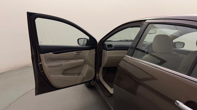 Second-hand 2015 Maruti Suzuki Ciaz ZXi for sale in Bangalore-28