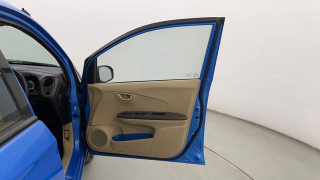 Second-hand 2013 Honda Brio S MT for sale in Pune-16