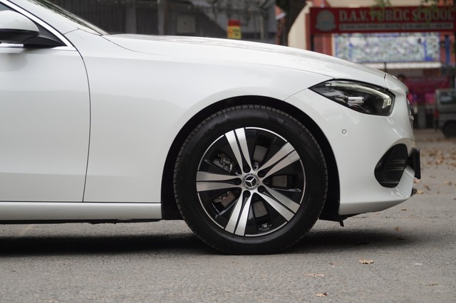 Second-hand 2023 Mercedes-Benz C-Class C 200 BSVI for sale in New Delhi-6