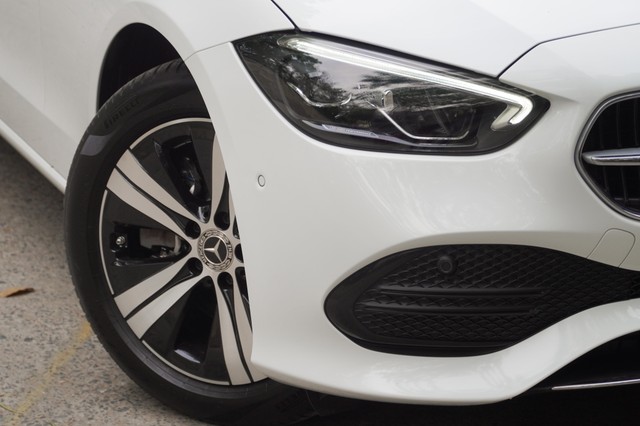 Second-hand 2023 Mercedes-Benz C-Class C 200 BSVI for sale in New Delhi-23