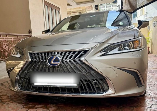Second-hand 2022 Lexus ES 300h Exquisite for sale in Kolhapur-8