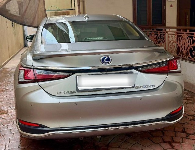 Second-hand 2022 Lexus ES 300h Exquisite for sale in Kolhapur-1