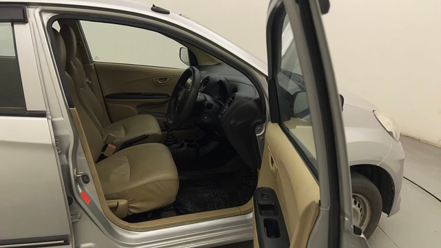 Second-hand 2015 Honda Brio Diesel for sale in Mumbai-15