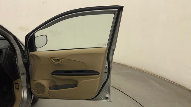 Second-hand 2015 Honda Brio Diesel for sale in Mumbai-16